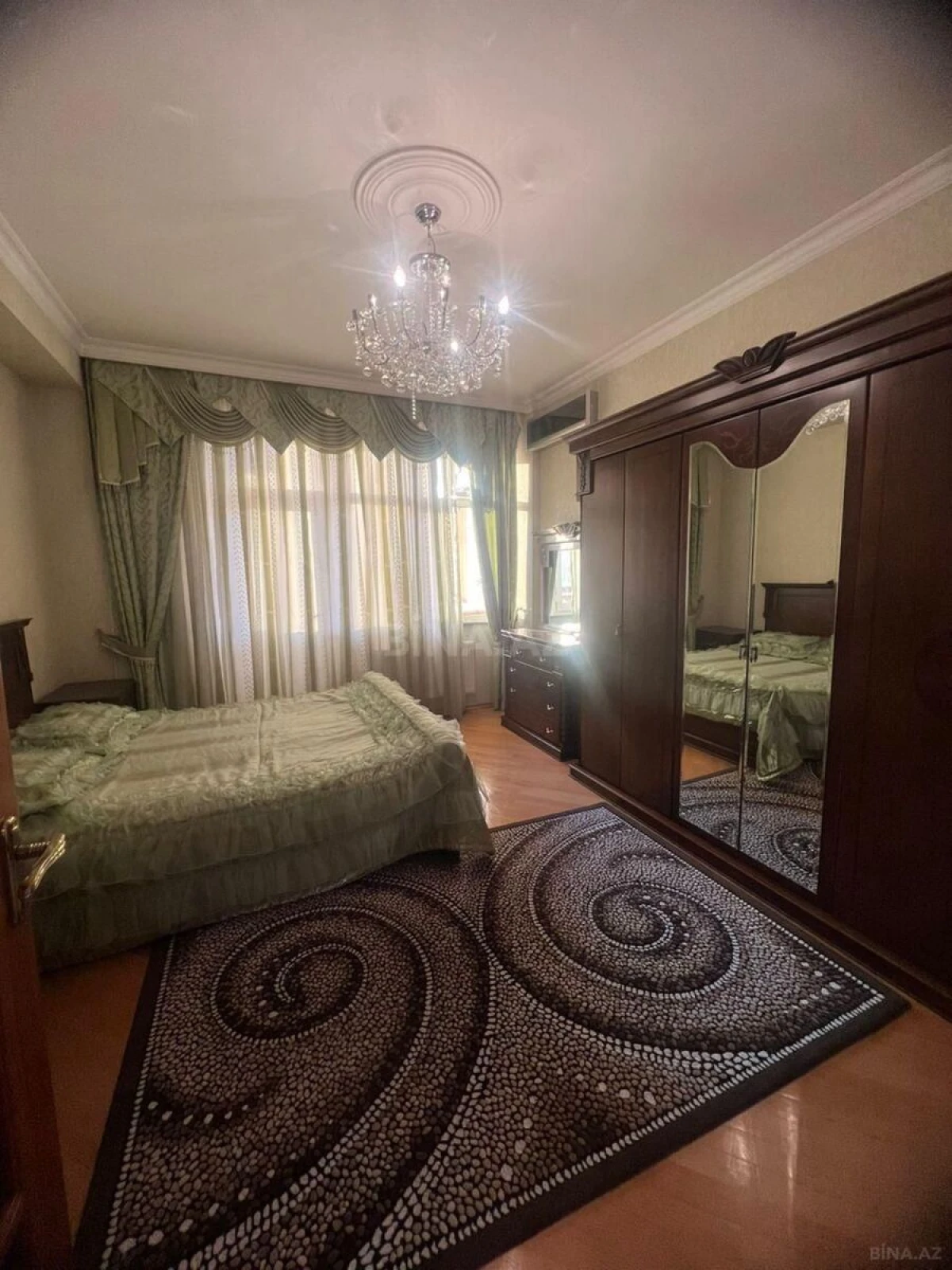 Kirayə verilir 3 otaqlı mənzil 135 m²