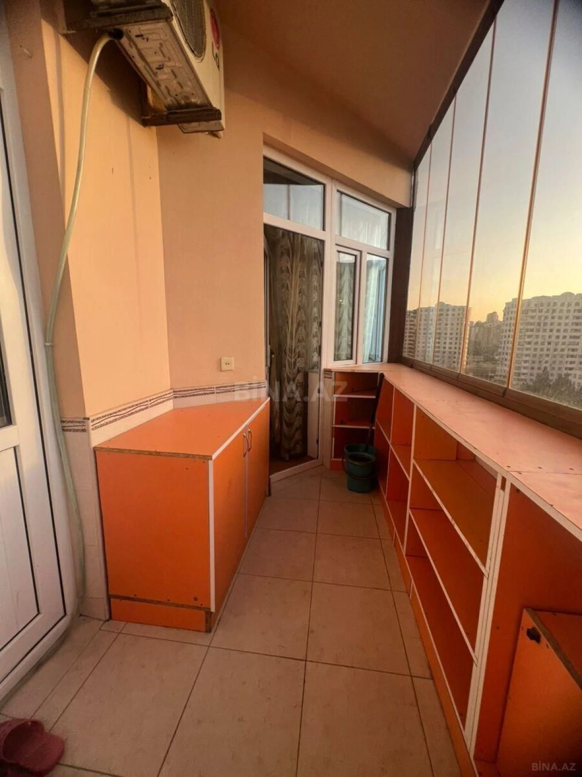 Kirayə verilir 3 otaqlı mənzil 135 m²