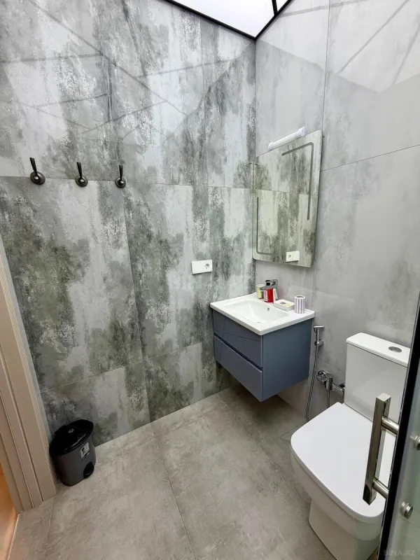 Kirayə verilir 2 otaqlı mənzil 85 m²