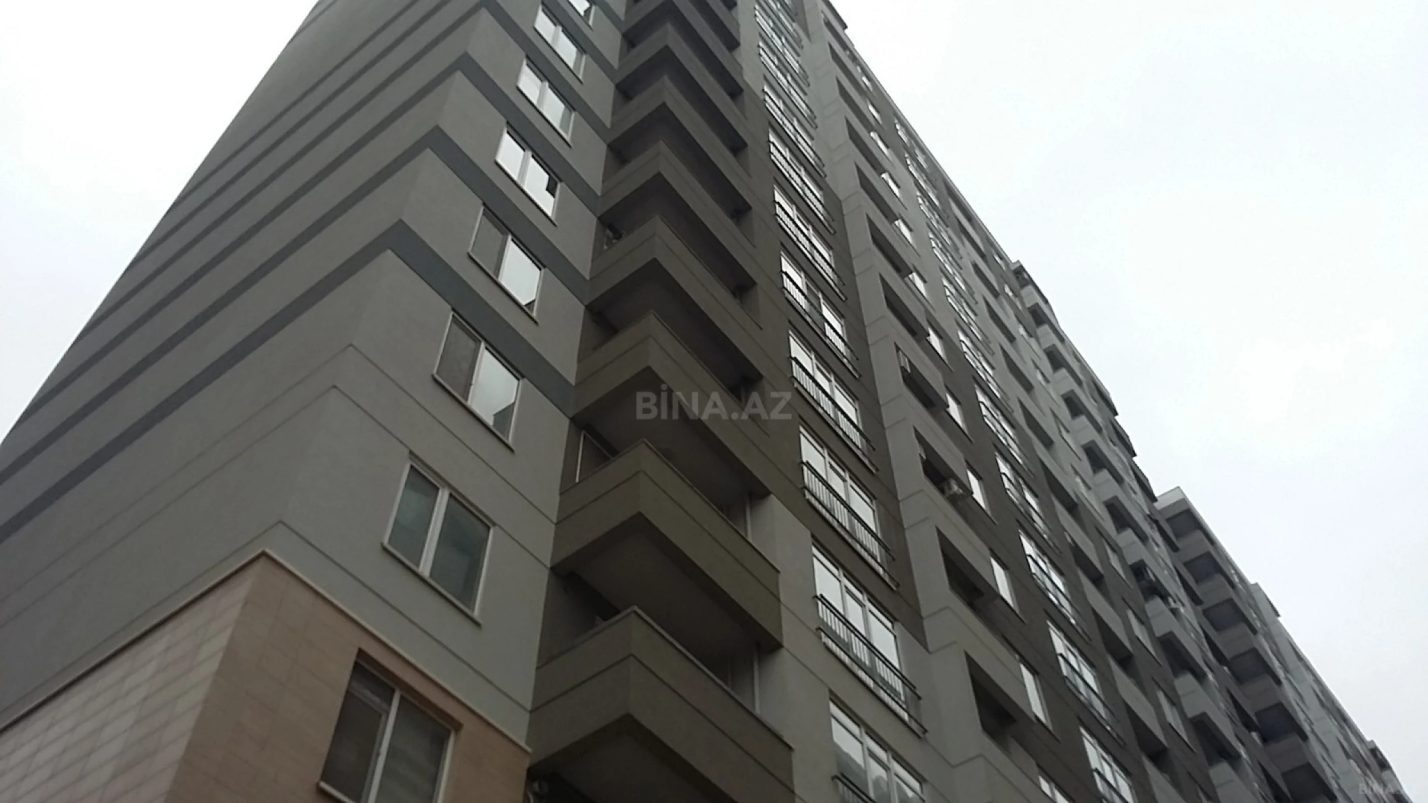 Satılır 2 otaqlı mənzil 78 m²