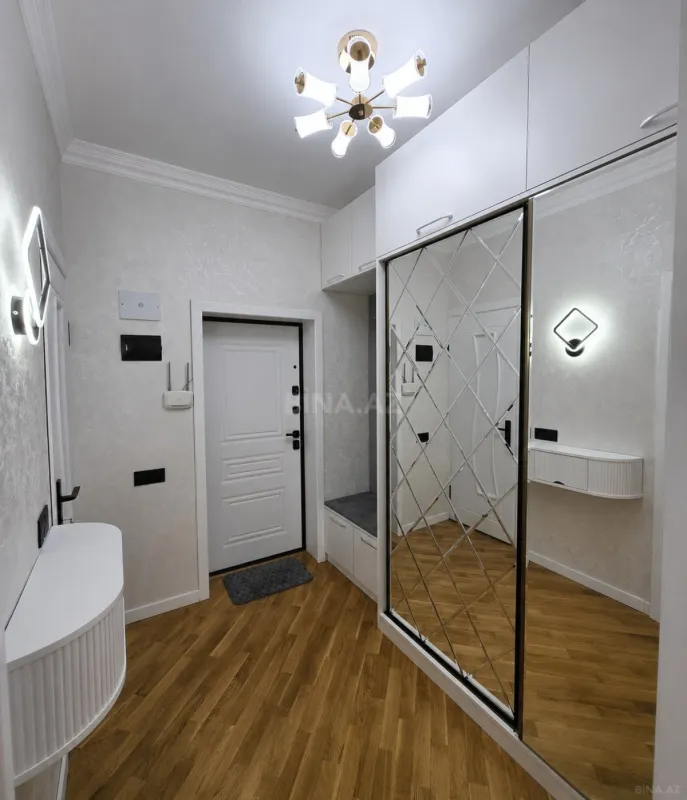 Satılır 2 otaqlı mənzil 78 m²