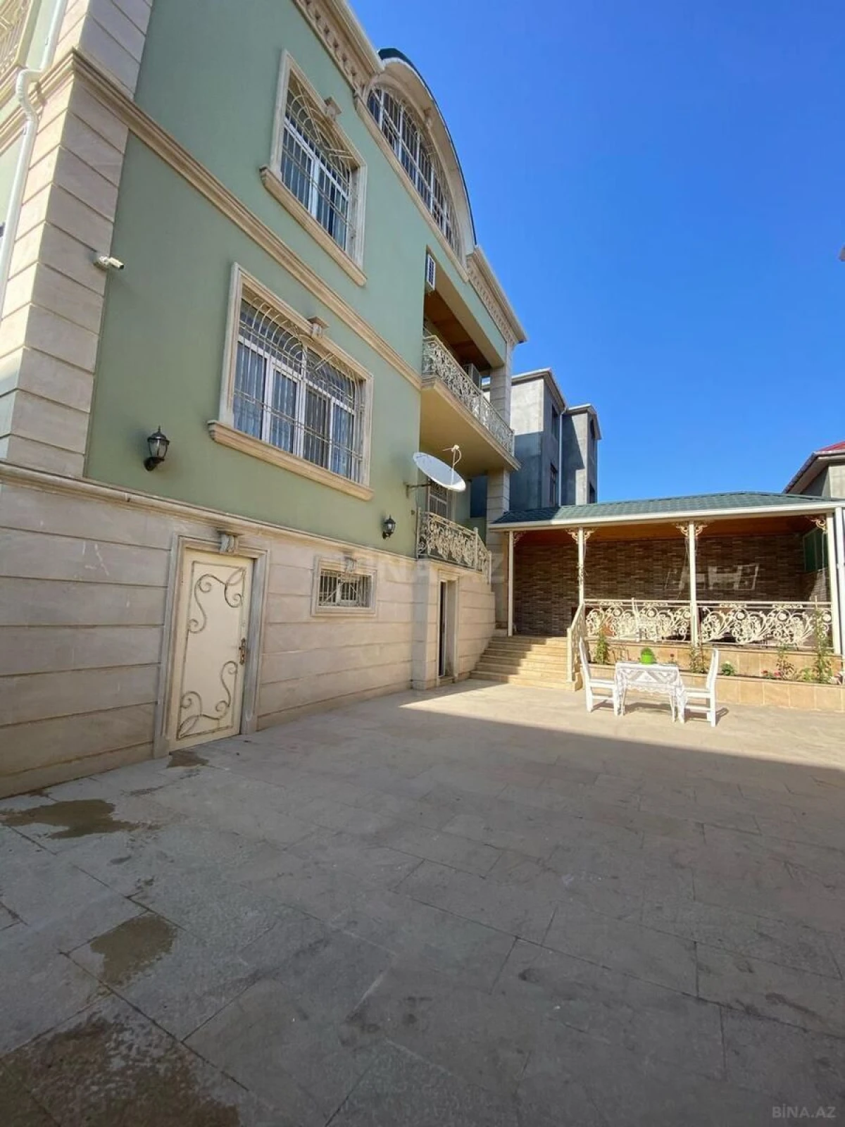Satılır 7 otaqlı həyət evi 410 m²