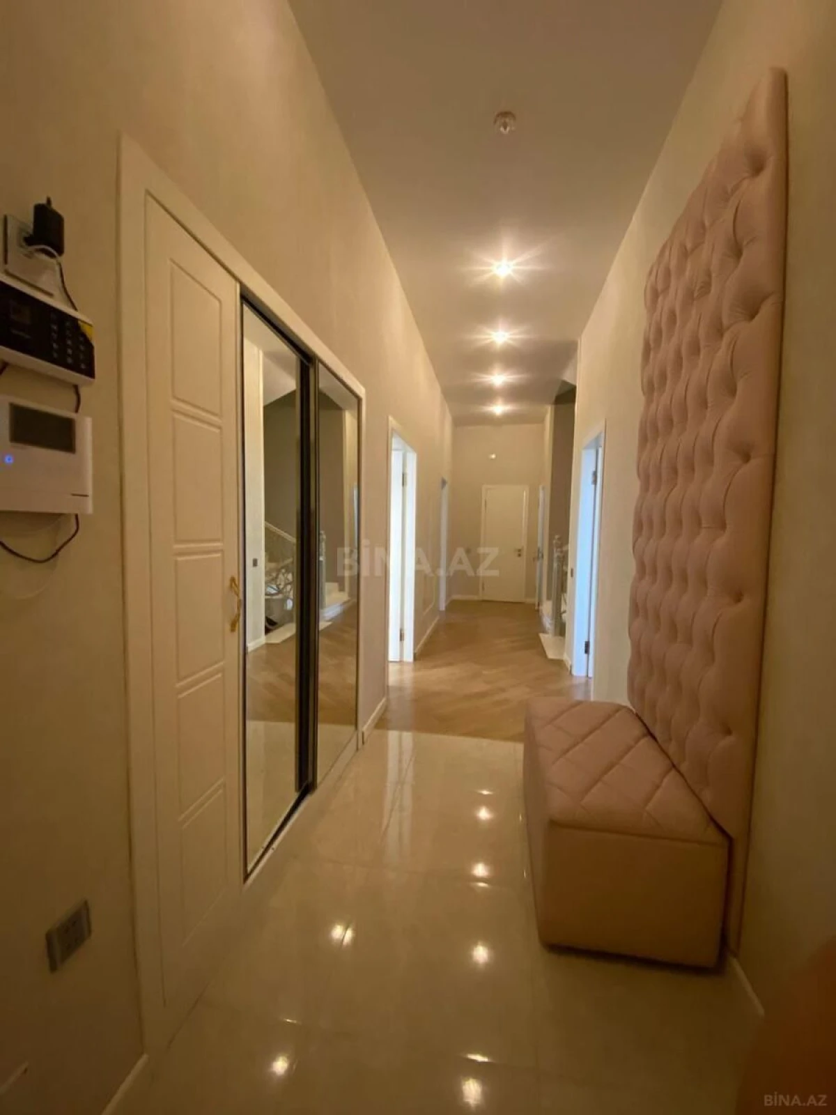 Satılır 7 otaqlı həyət evi 410 m²