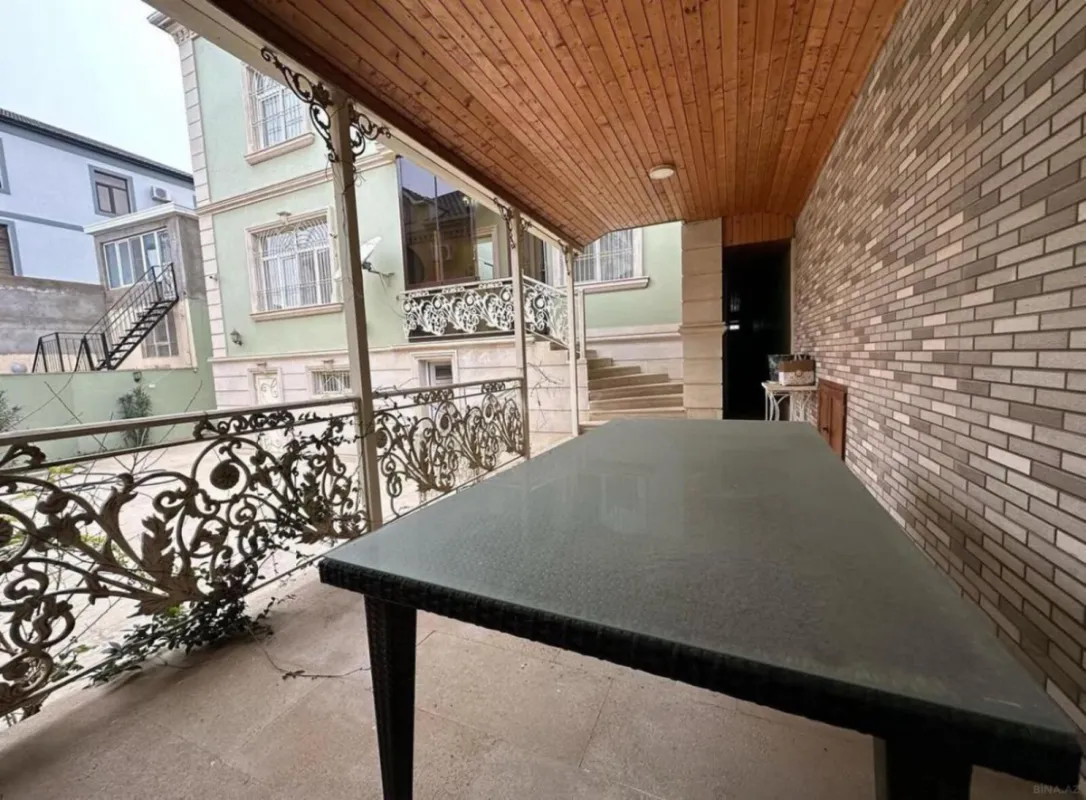 Satılır 7 otaqlı həyət evi 410 m²