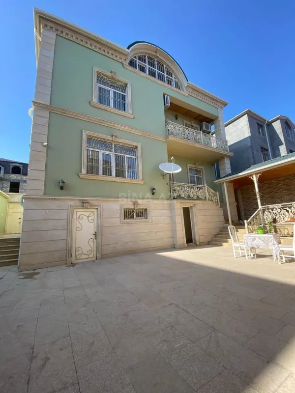 Satılır 7 otaqlı həyət evi 410 m²