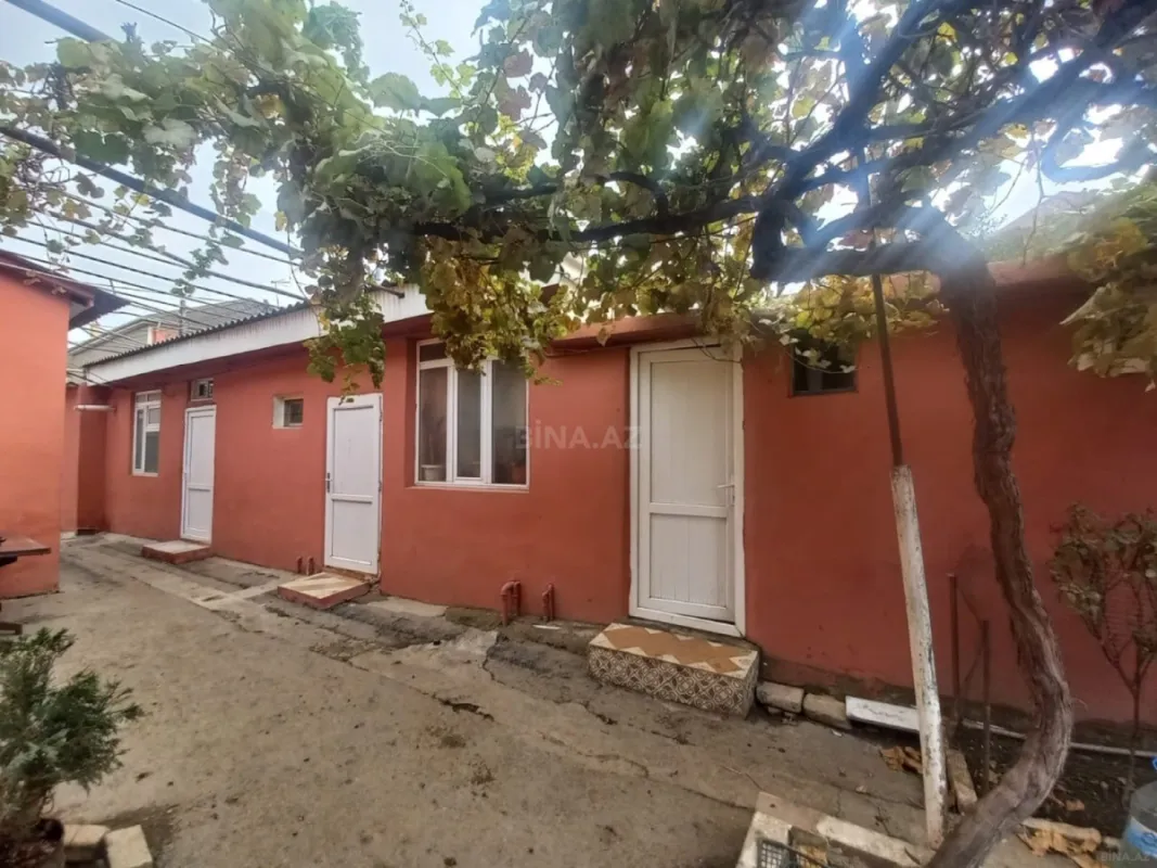 Satılır 5 otaqlı həyət evi 140 m²