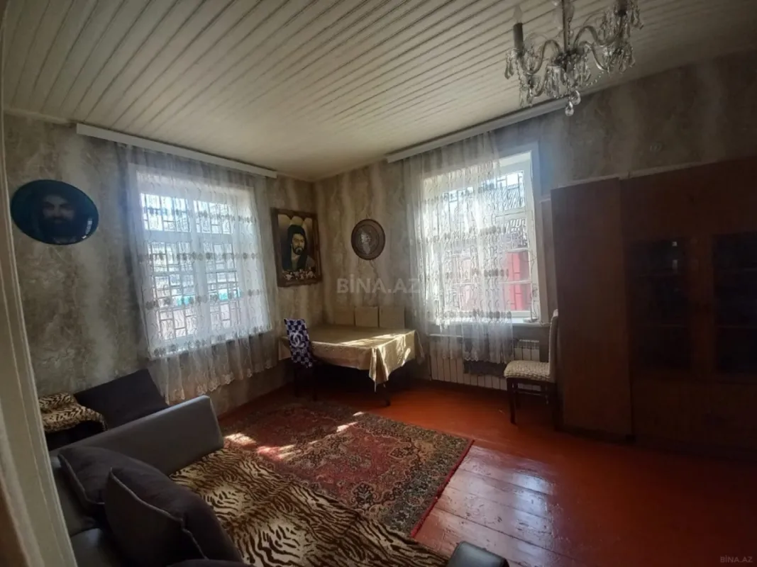 Satılır 5 otaqlı həyət evi 140 m²