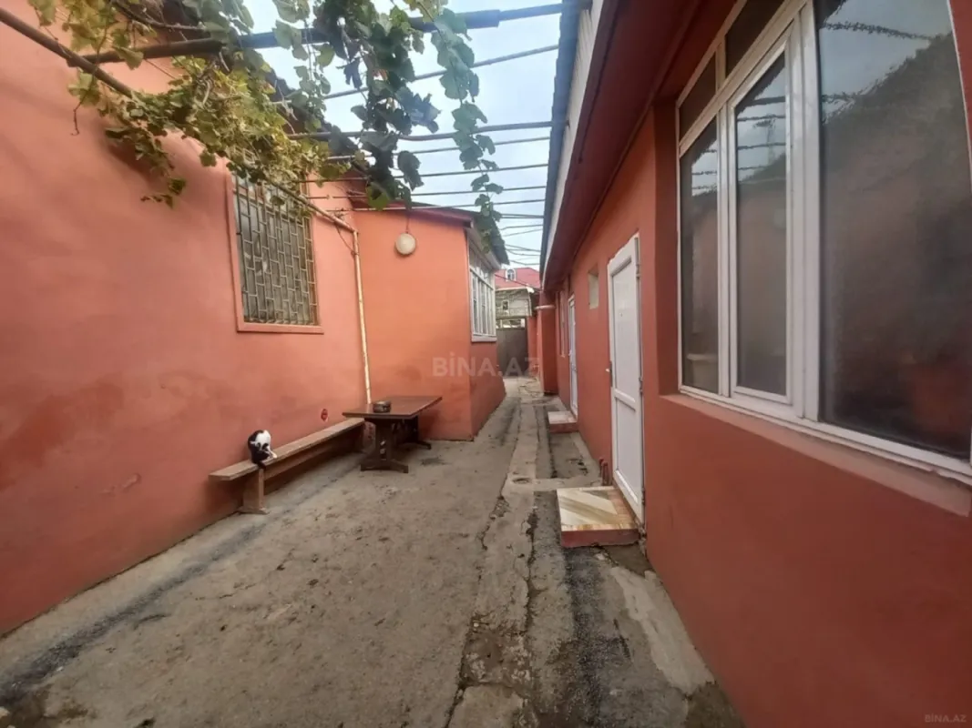 Satılır 5 otaqlı həyət evi 140 m²