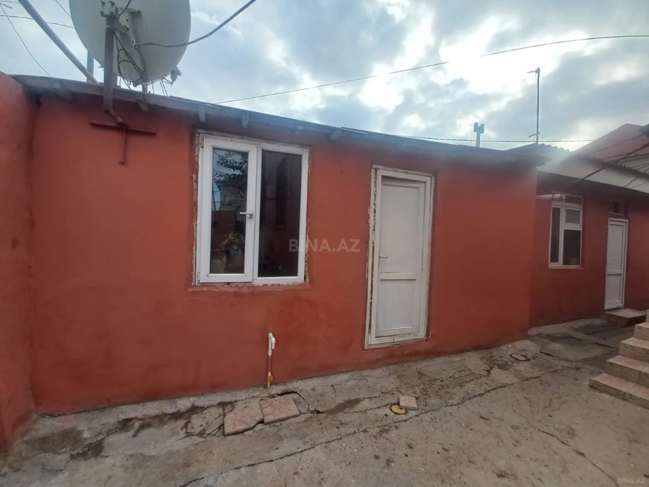Satılır 5 otaqlı həyət evi 140 m²