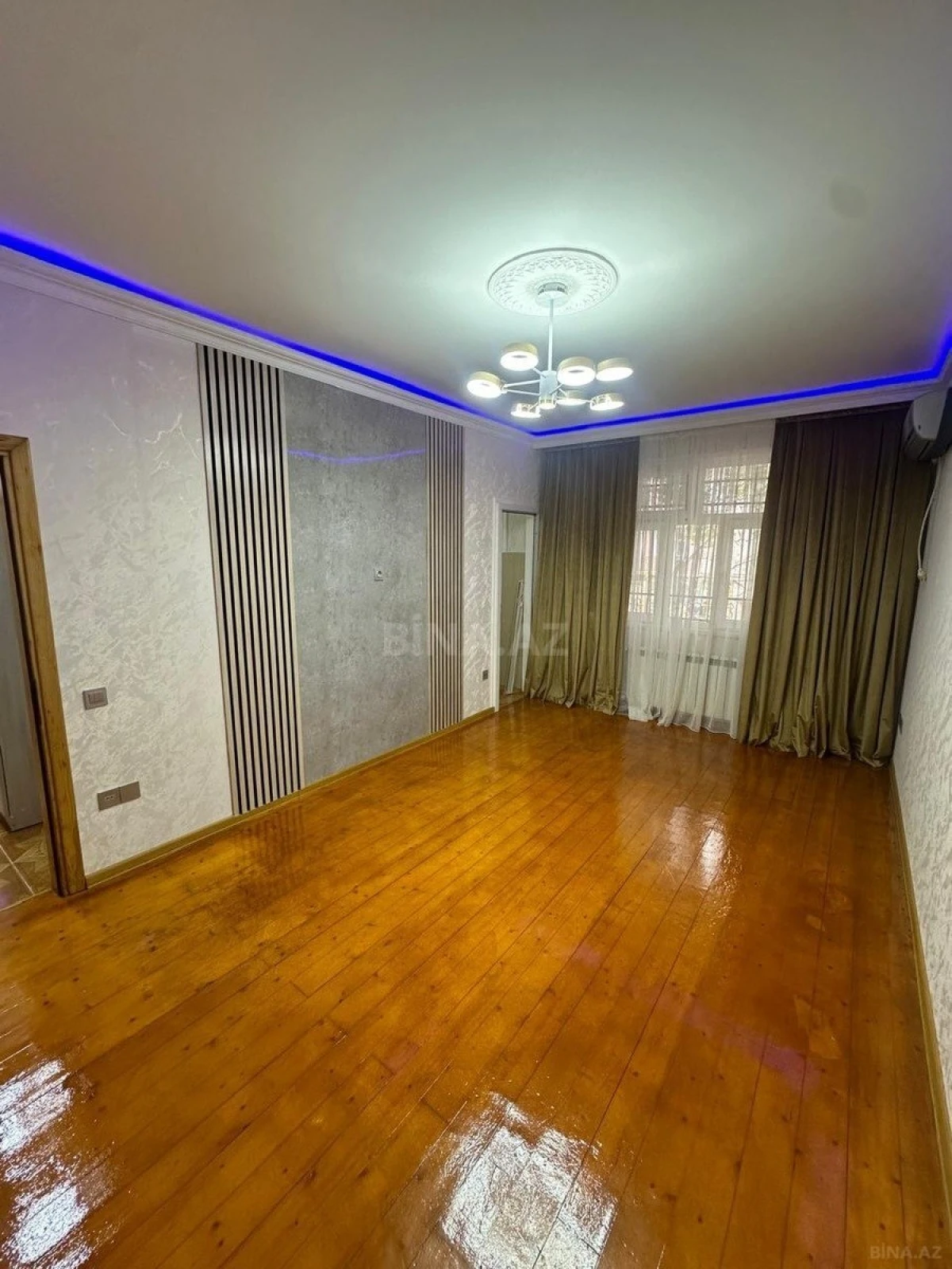 Satılır 2 otaqlı mənzil 55 m²