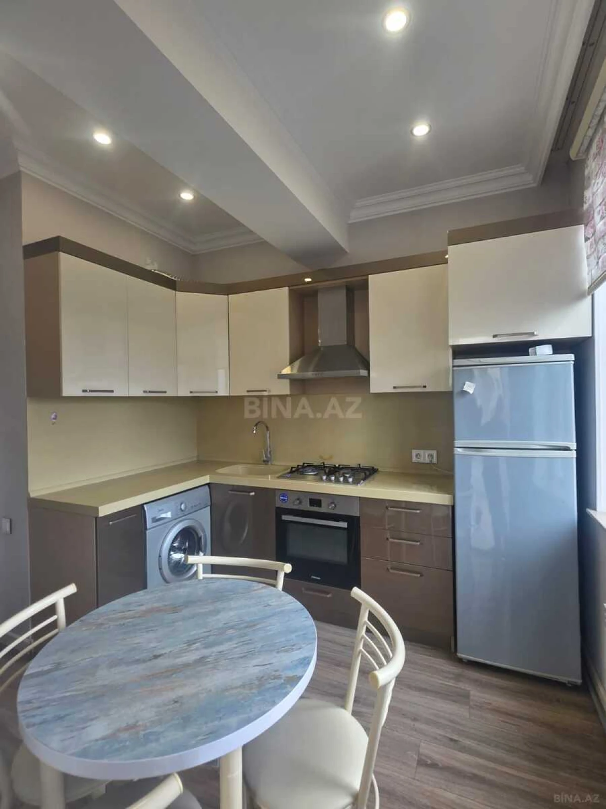 Satılır 3 otaqlı mənzil 97 m²
