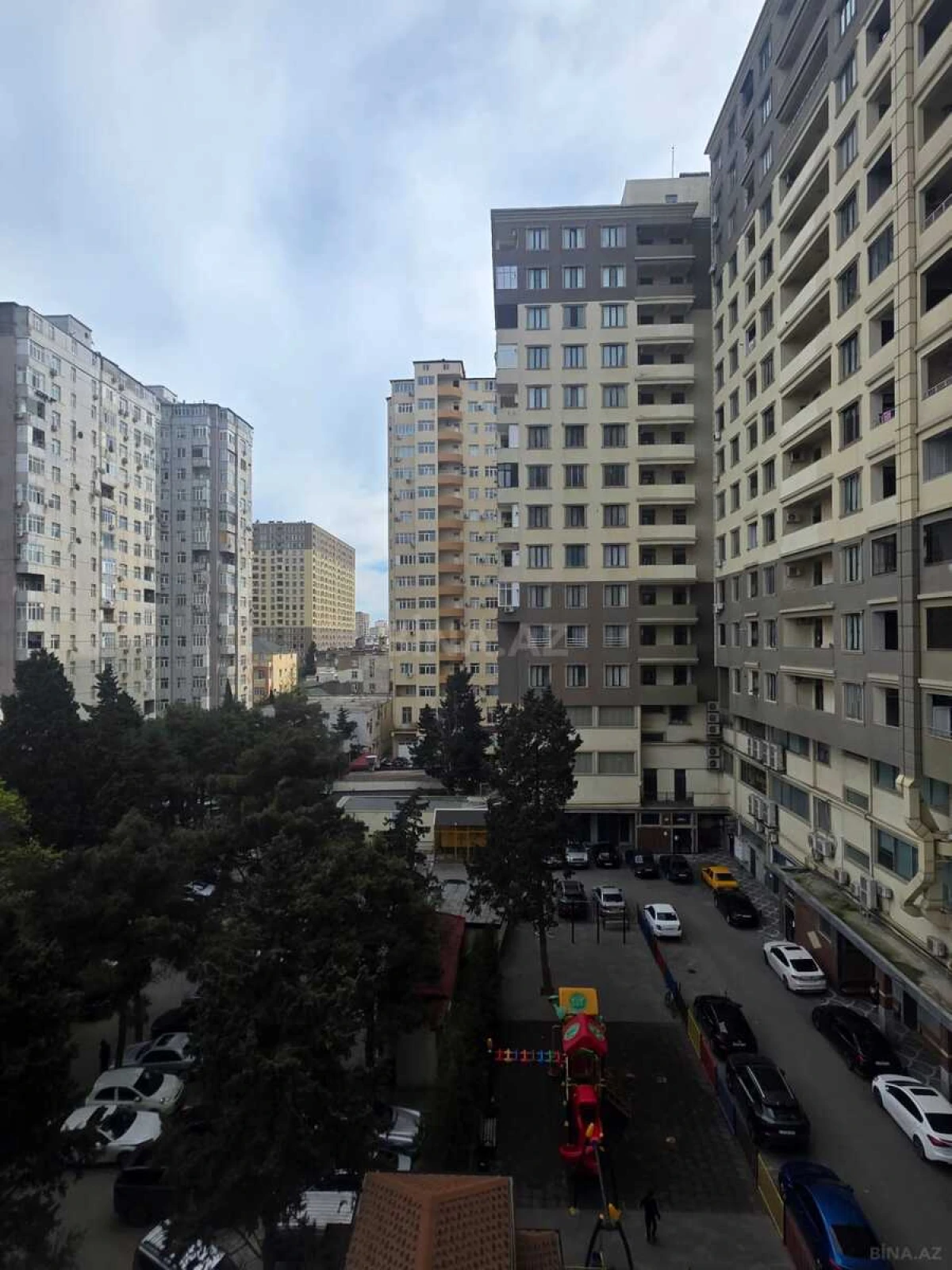 Satılır 3 otaqlı mənzil 97 m²