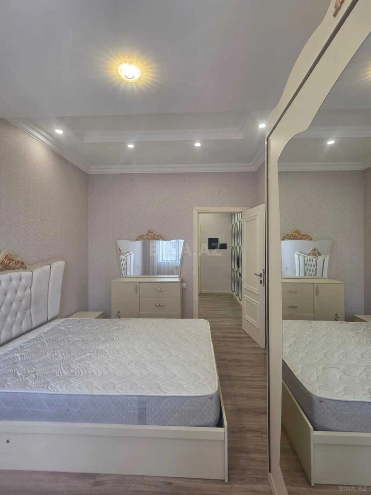 Satılır 3 otaqlı mənzil 97 m²