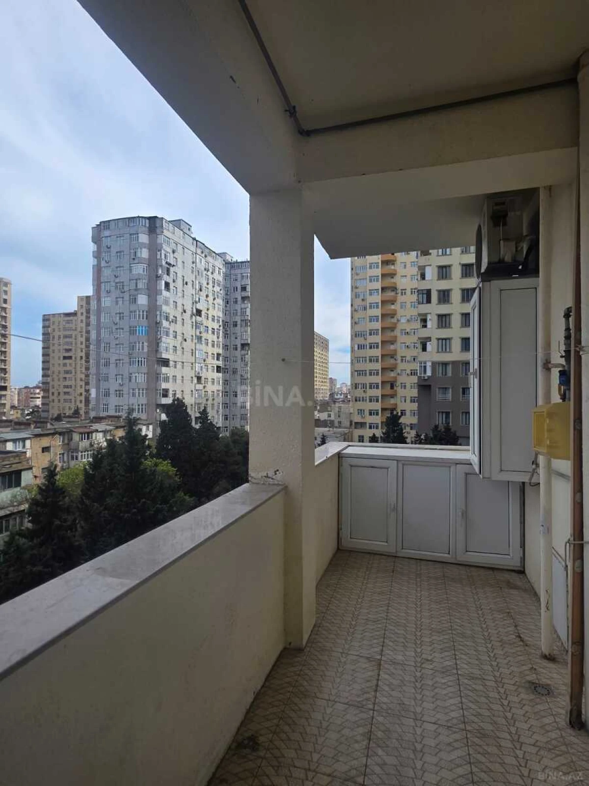Satılır 3 otaqlı mənzil 97 m²