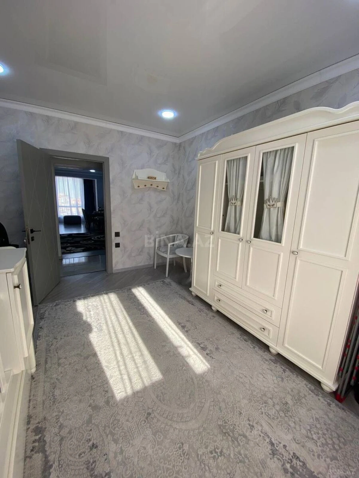 Satılır 3 otaqlı mənzil 98 m²