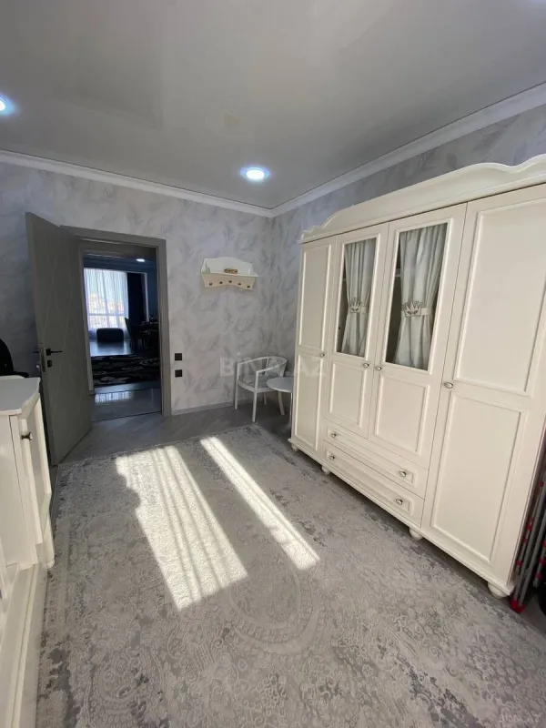Satılır 3 otaqlı mənzil 98 m²