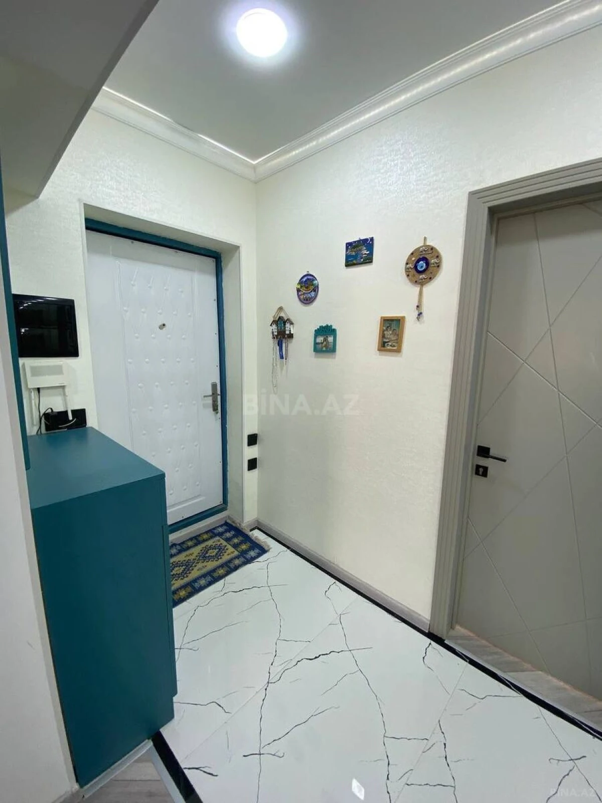 Satılır 3 otaqlı mənzil 98 m²