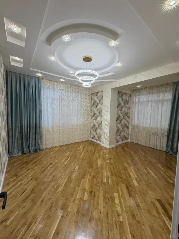 Satılır 4 otaqlı mənzil 129 m²