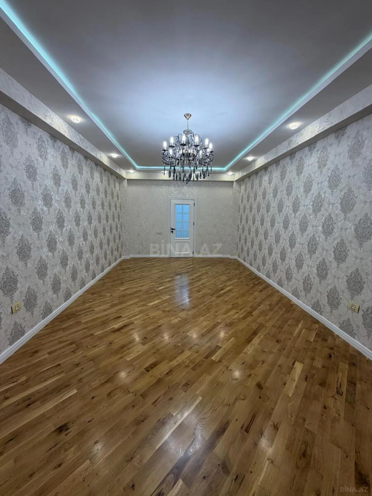 Satılır 4 otaqlı mənzil 129 m²