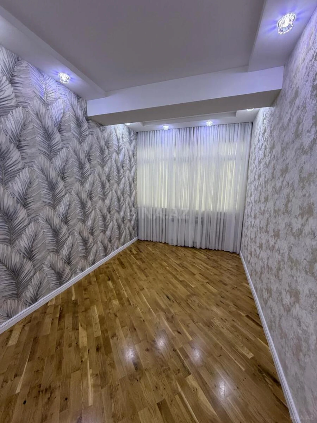 Satılır 4 otaqlı mənzil 129 m²
