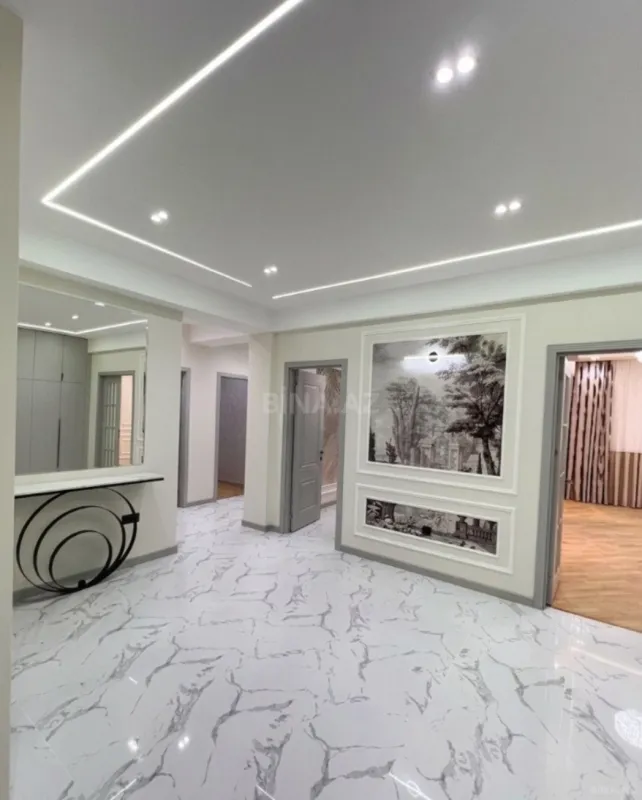 Satılır 4 otaqlı mənzil 192.5 m²