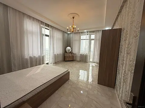 Kirayə verilir 3 otaqlı mənzil 172 m²