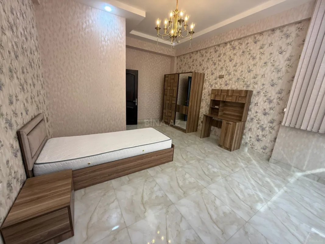 Kirayə verilir 3 otaqlı mənzil 172 m²