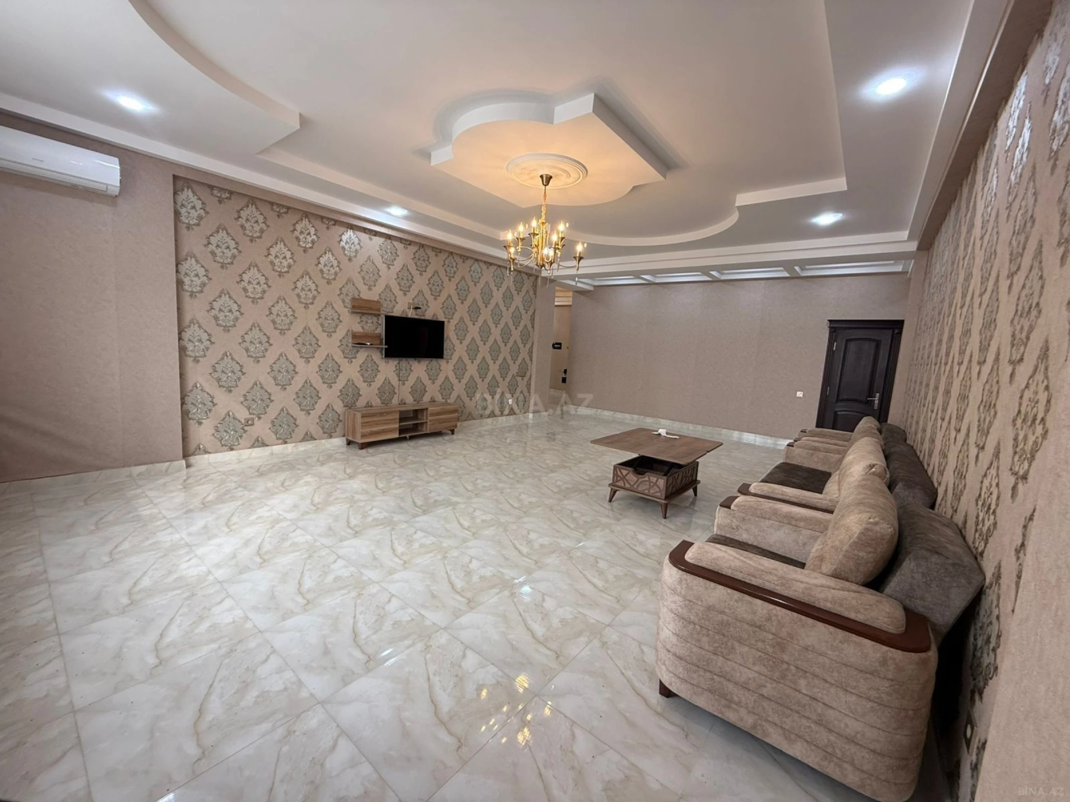 Kirayə verilir 3 otaqlı mənzil 172 m²