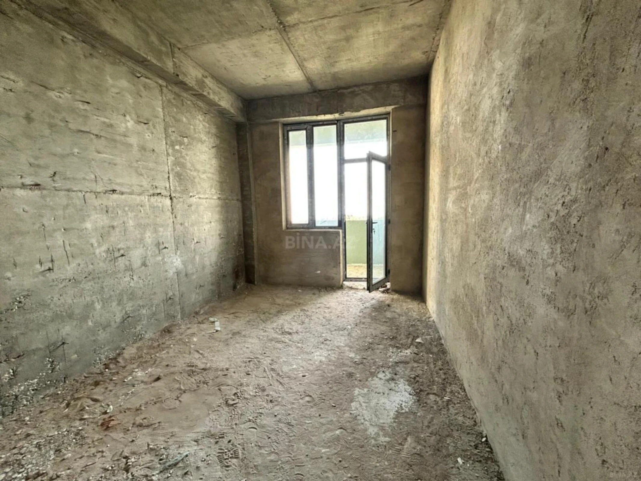 Satılır 1 otaqlı mənzil 57 m²