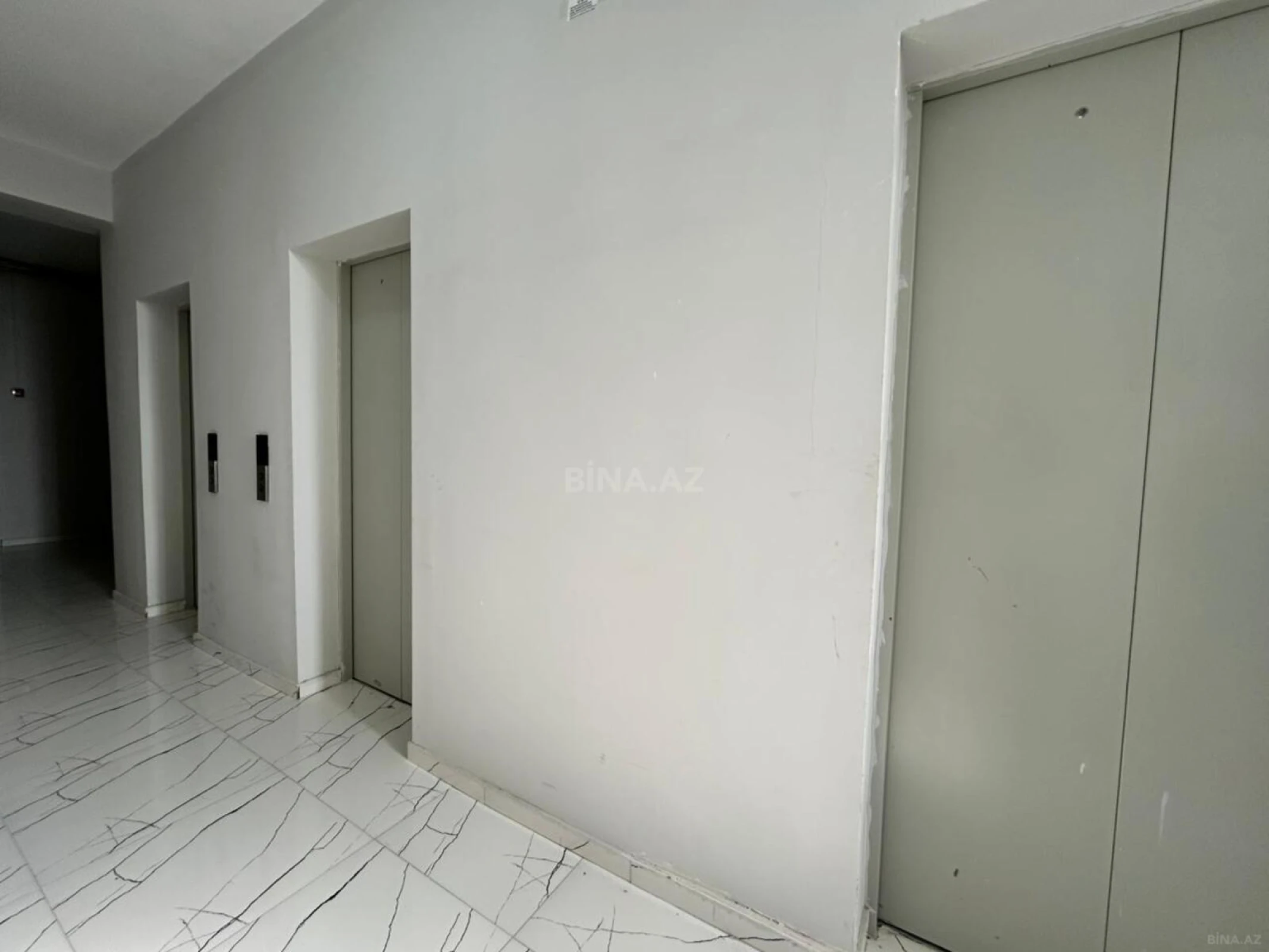 Satılır 1 otaqlı mənzil 57 m²