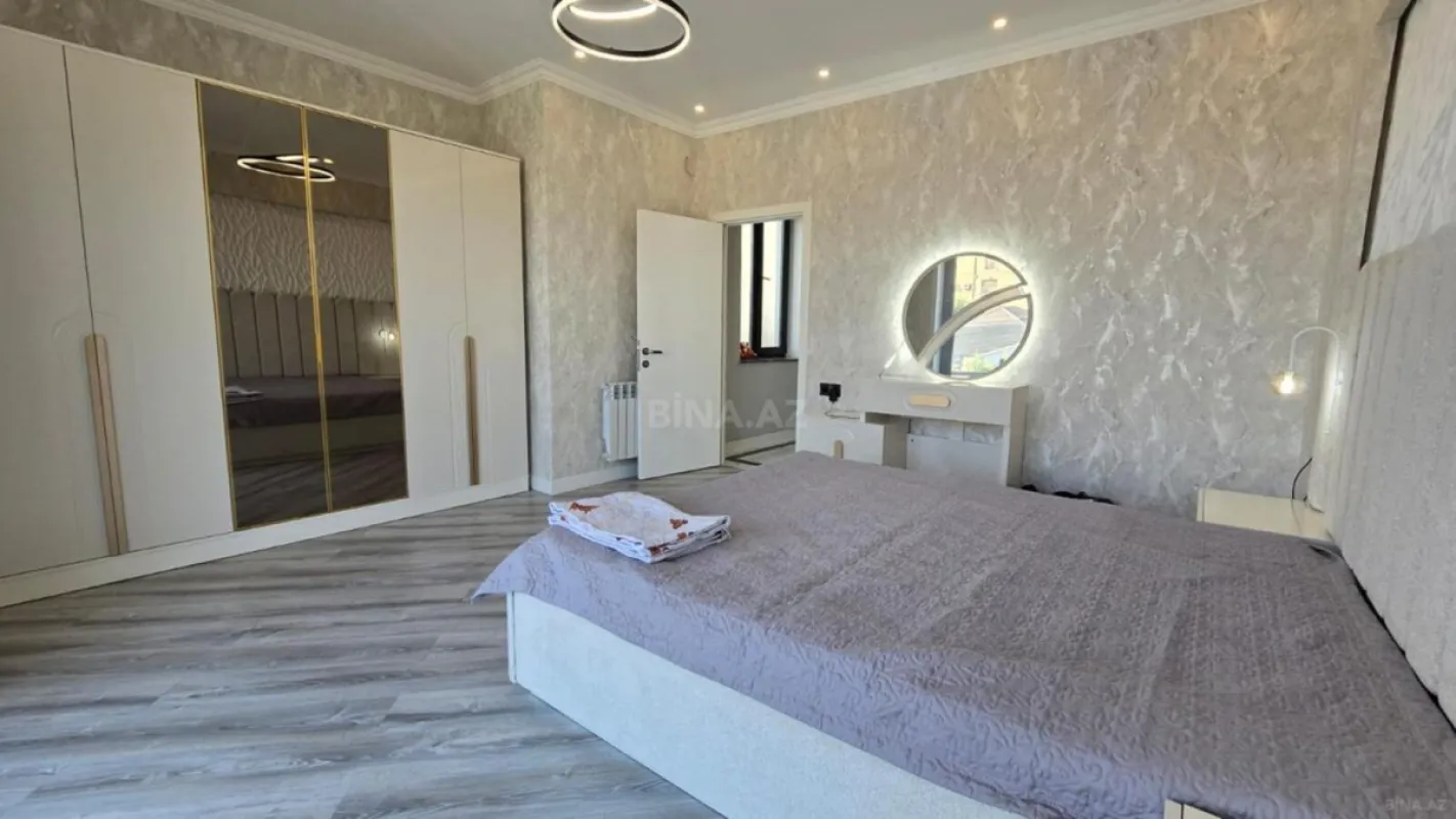 Satılır 7 otaqlı həyət evi 350 m²