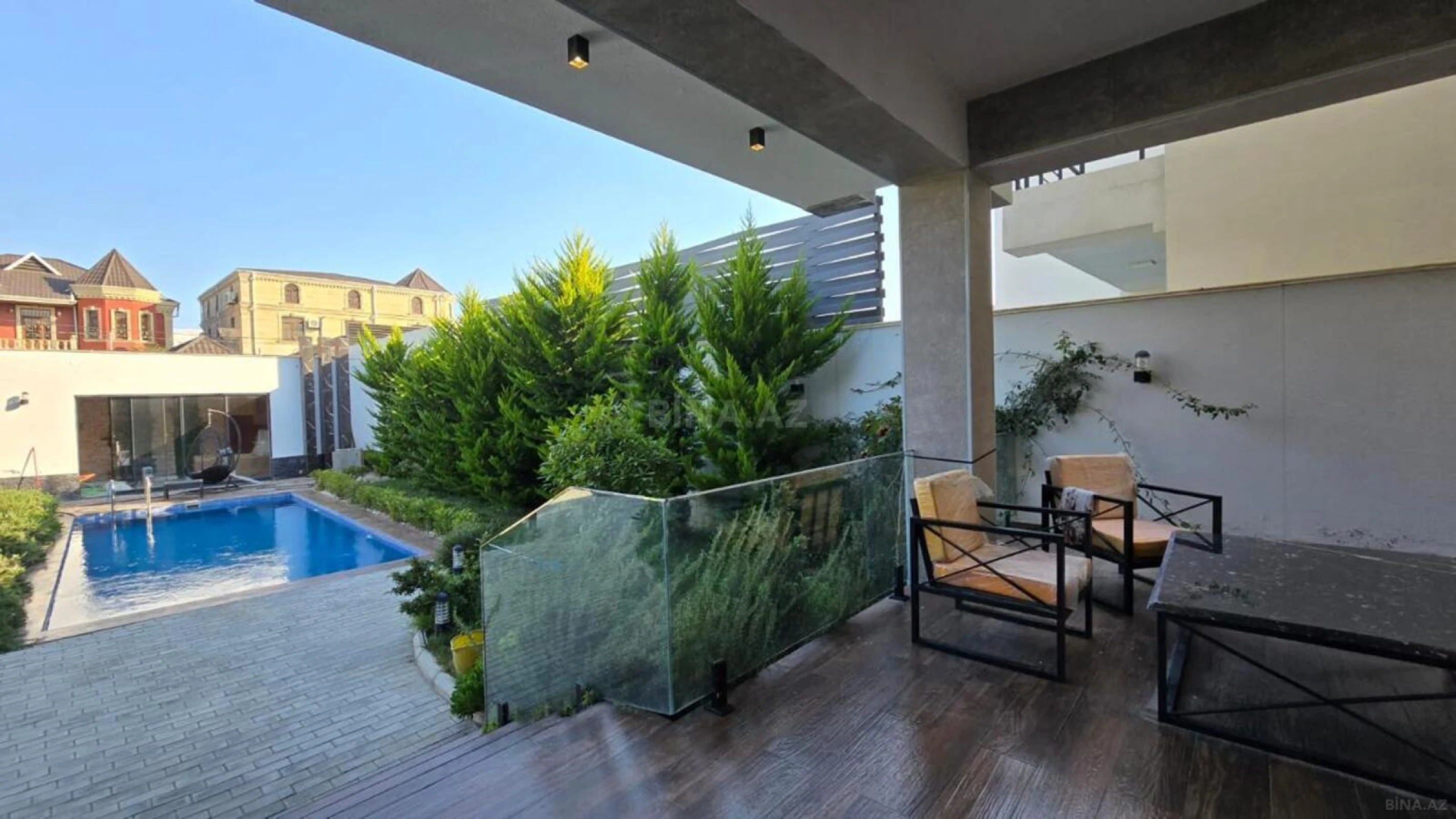 Satılır 7 otaqlı həyət evi 350 m²