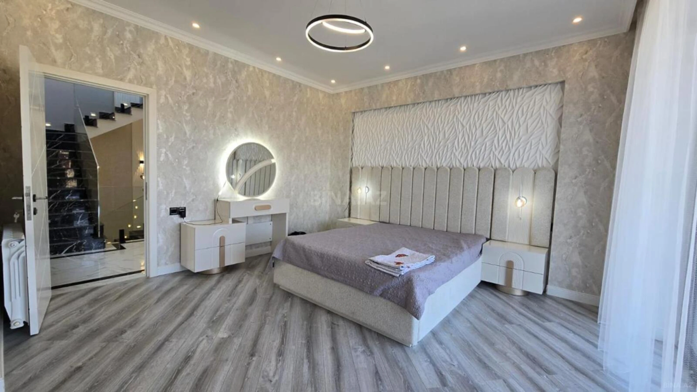 Satılır 7 otaqlı həyət evi 350 m²