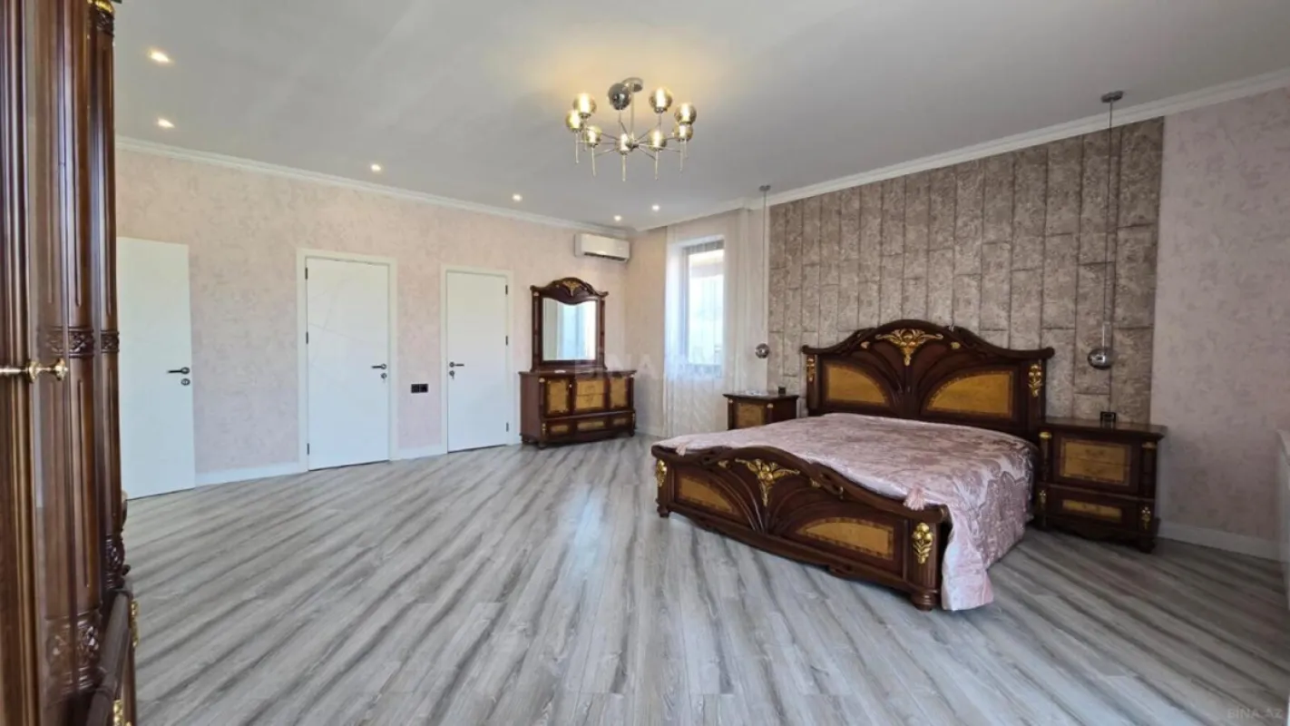 Satılır 7 otaqlı həyət evi 350 m²
