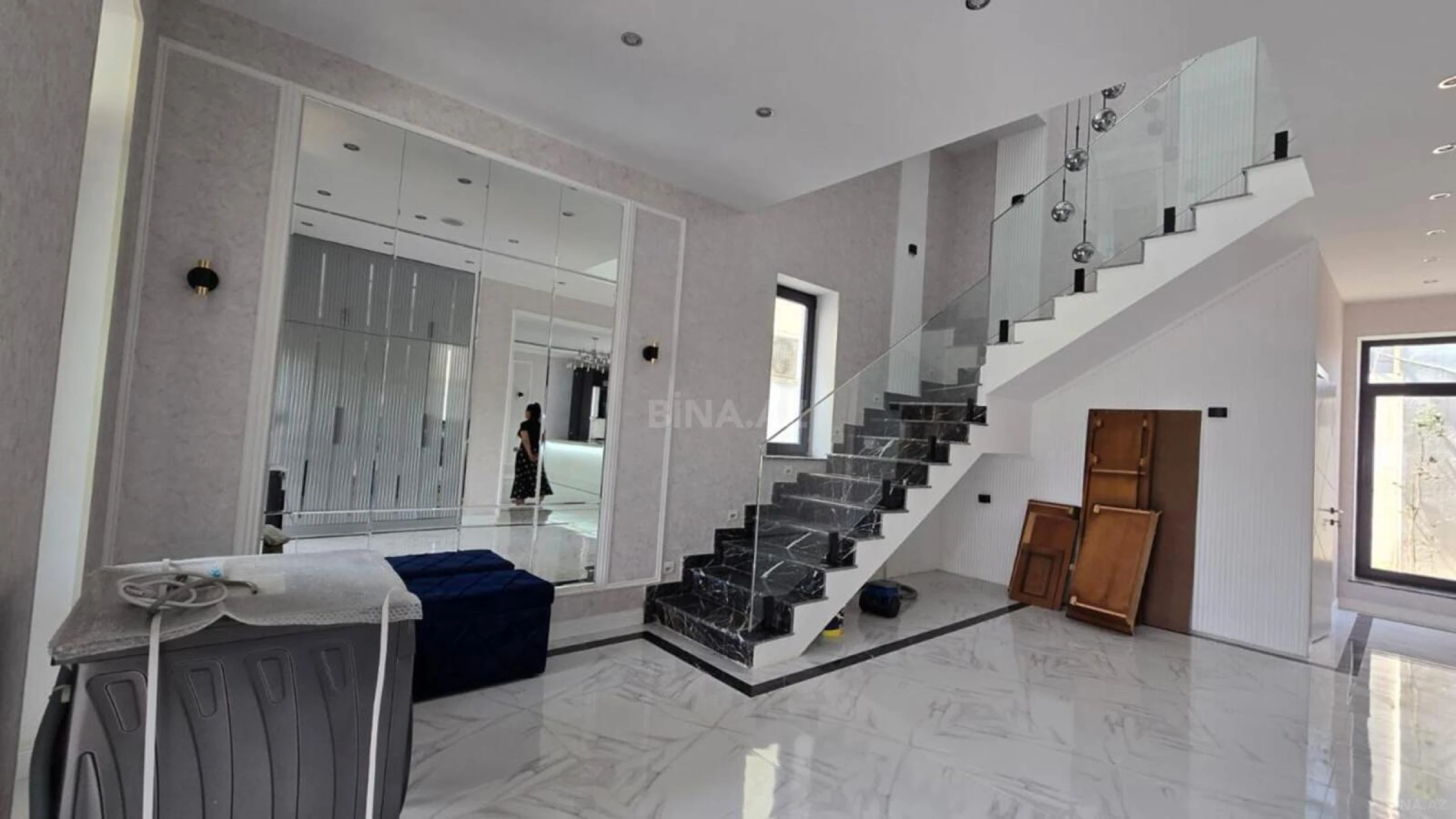 Satılır 7 otaqlı həyət evi 350 m²
