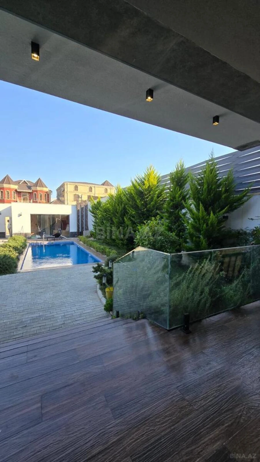 Satılır 7 otaqlı həyət evi 350 m²