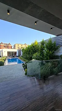 Satılır 7 otaqlı həyət evi 350 m²