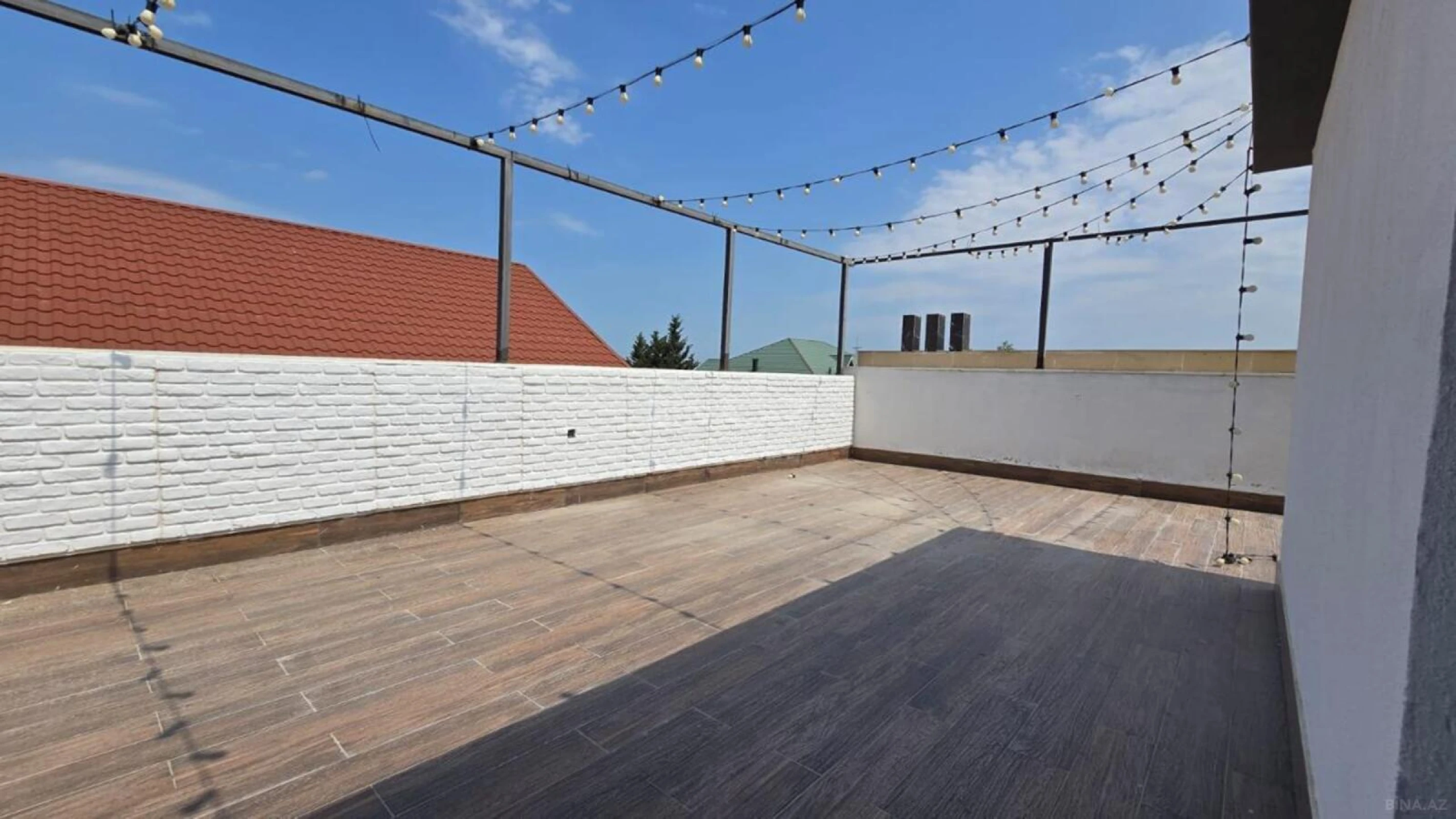 Satılır 7 otaqlı həyət evi 350 m²