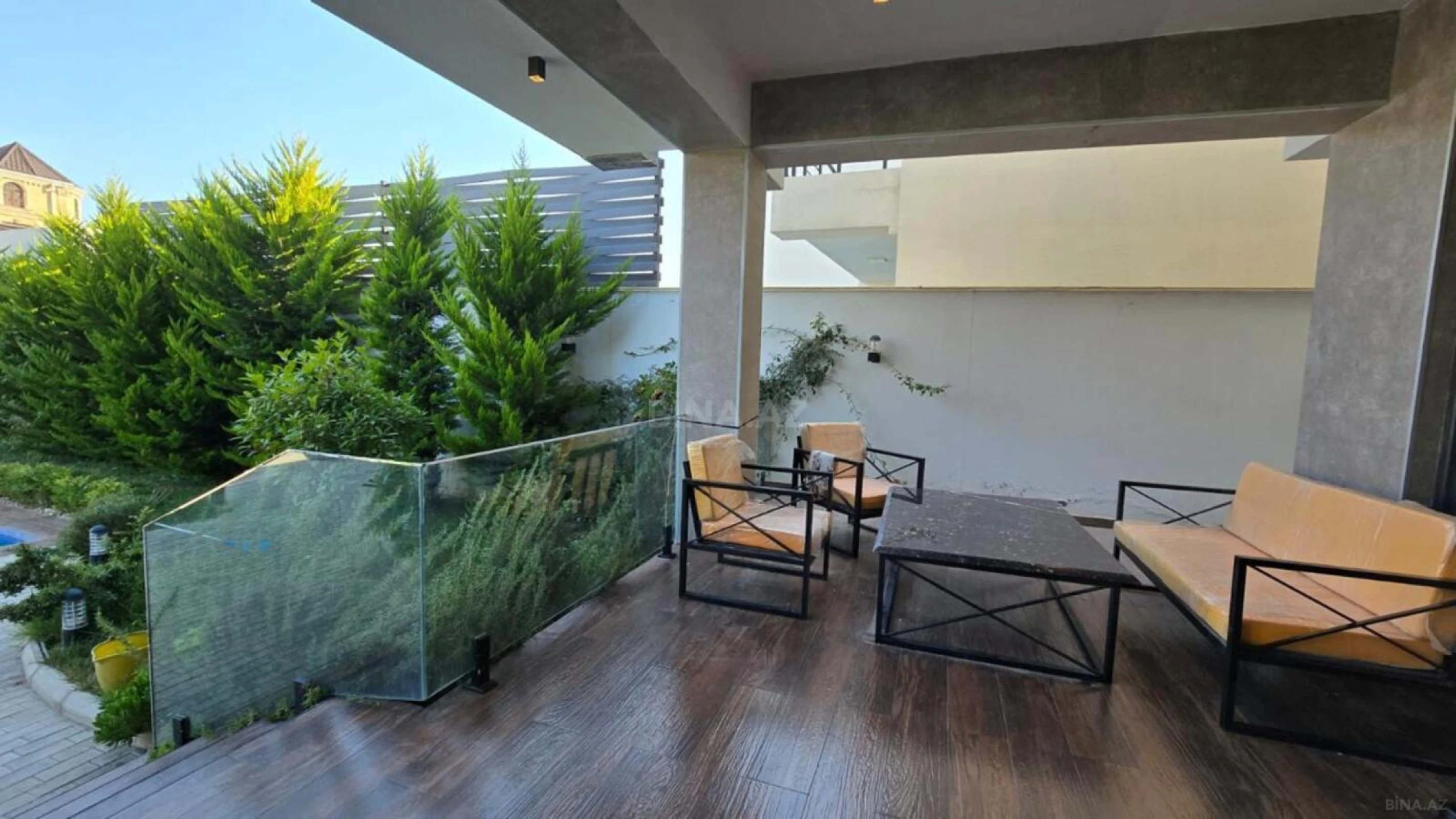 Satılır 7 otaqlı həyət evi 350 m²