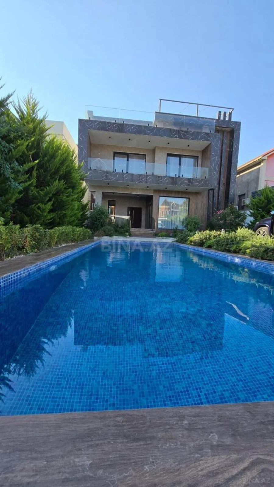 Satılır 7 otaqlı həyət evi 350 m²