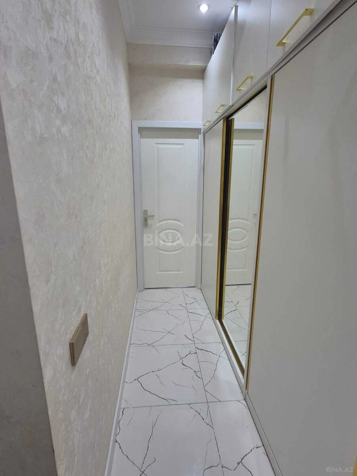 Satılır 2 otaqlı mənzil 62 m²