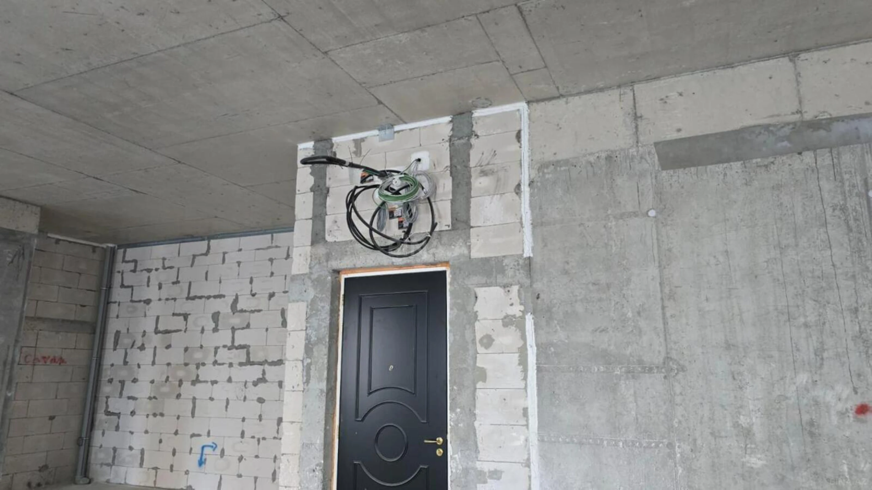 Satılır 4 otaqlı mənzil 145 m²