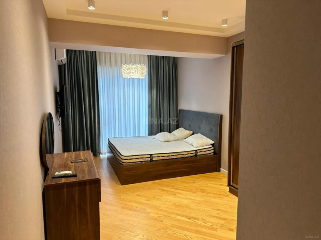 Kirayə verilir 2 otaqlı mənzil 95 m²