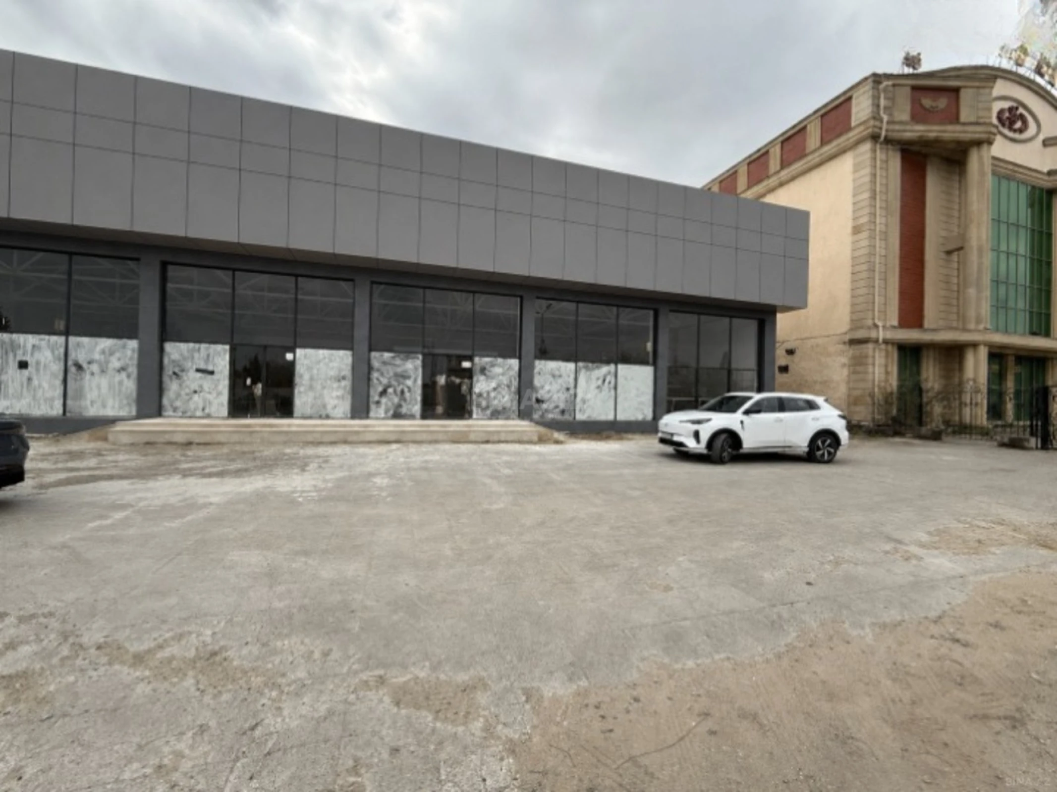 Kirayə verilir obyekt 1100 m²