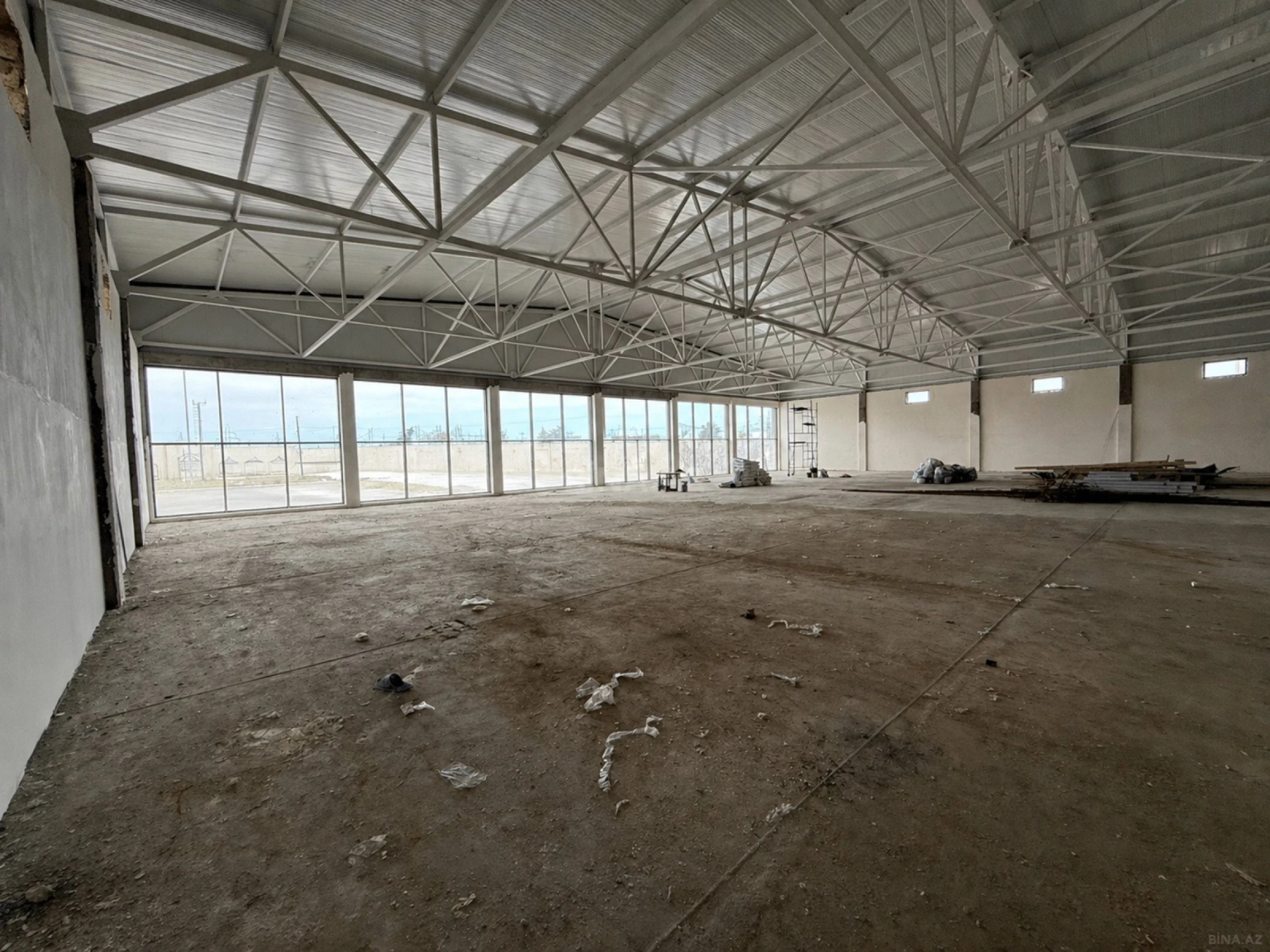 Kirayə verilir obyekt 1100 m²