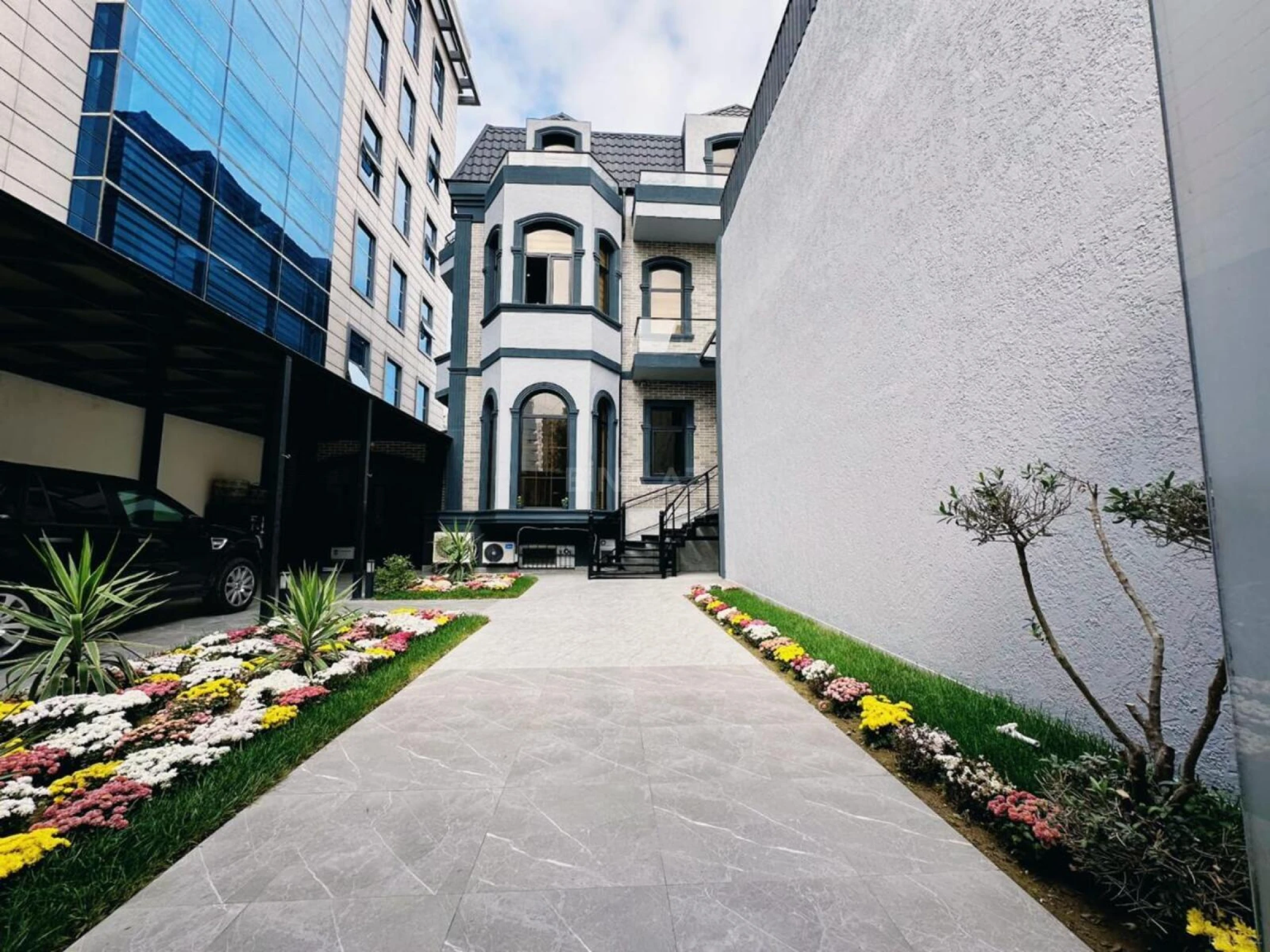 Kirayə verilir 20 otaqlı ofis 1000 m²