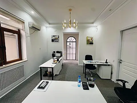 Kirayə verilir 20 otaqlı ofis 1000 m²