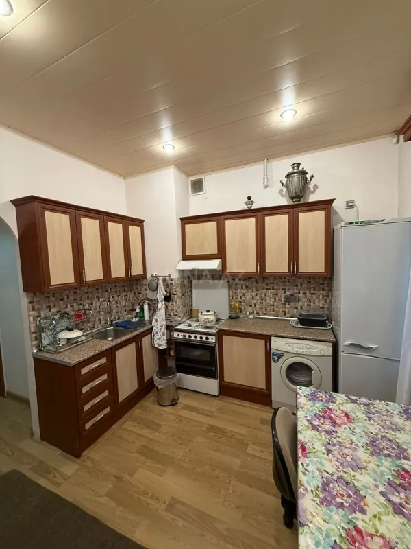 Kirayə verilir 2 otaqlı mənzil 60 m²