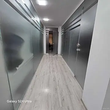 Kirayə verilir 2 otaqlı ofis 70 m²