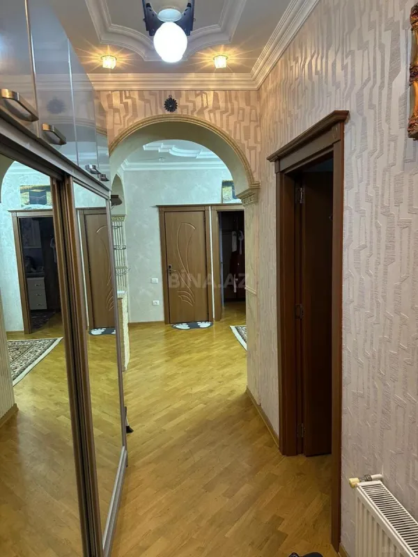 Satılır 4 otaqlı mənzil 95 m²